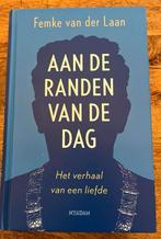 Femke van der Laan - Aan de randen van de dag, Ophalen of Verzenden, Zo goed als nieuw, Femke van der Laan
