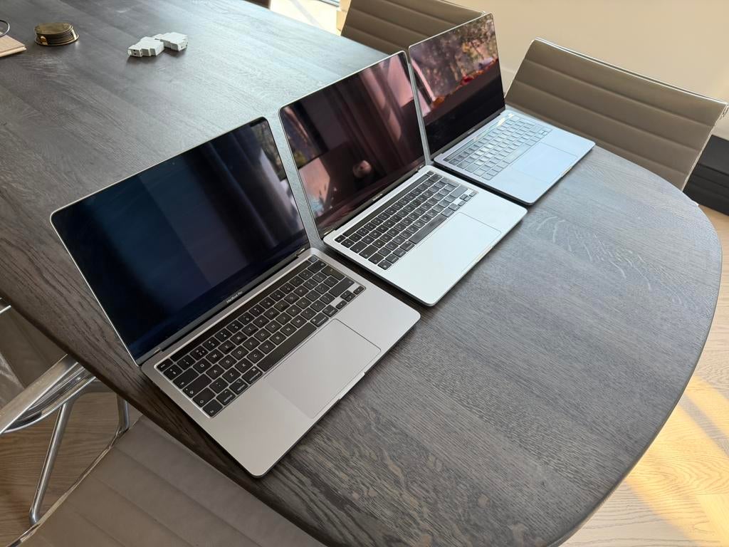 3x Apple MacBook Pro (1 werkend, 2 defect) - Onderdelen/Repa, 2 tot 3 Ghz, 13 inch, Zo goed als nieuw, Onbekend