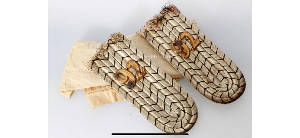 Gezocht schouderstukken pruissen wo1 infanterie, Ophalen of Verzenden, Zo goed als nieuw, Goud, Overige materialen