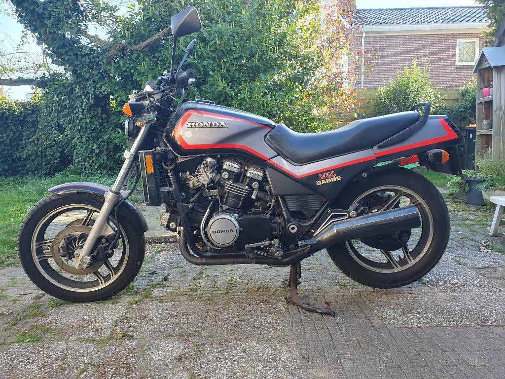 Honda VF 1100 Sabre, Motoren, Cardan-aandrijving, 4 cilinders, Motorrijbewijs A, Gebruikt