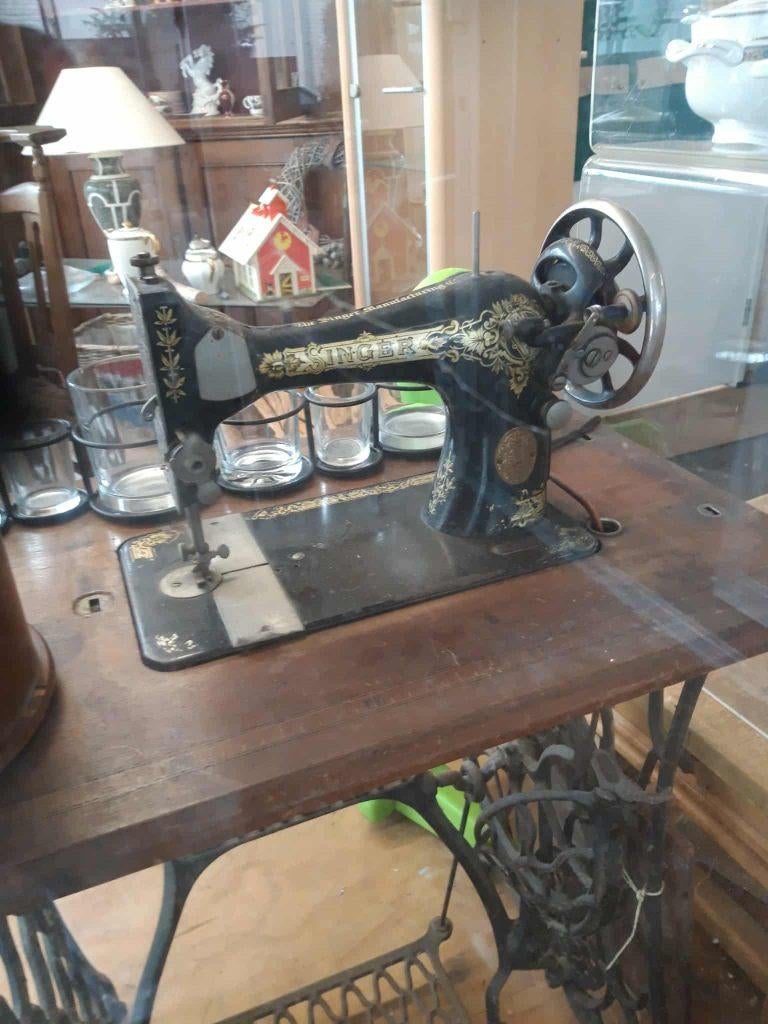 antieke naaimachine, Ophalen, Zo goed als nieuw, Naaimachine, Overige merken