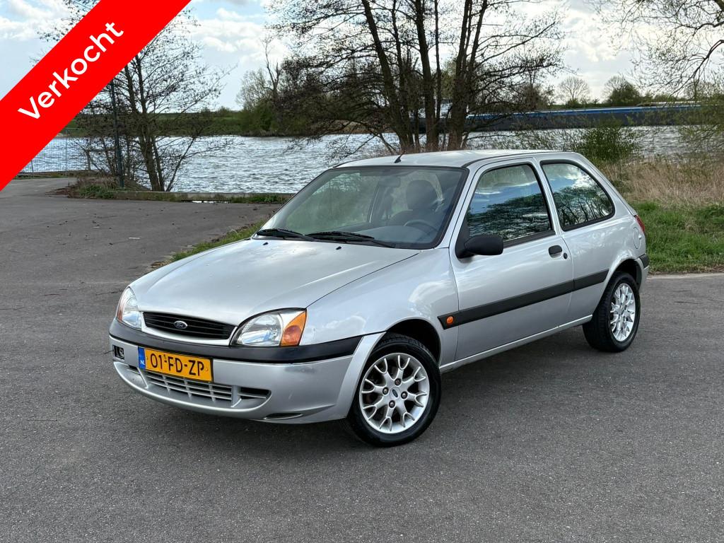 Ford Fiesta 1.3 First Edition AIRCO IJSKOUD APK Elektr Ramen, Auto's, Ford, Euro 2, 1299 cc, Gebruikt, 4 cilinders