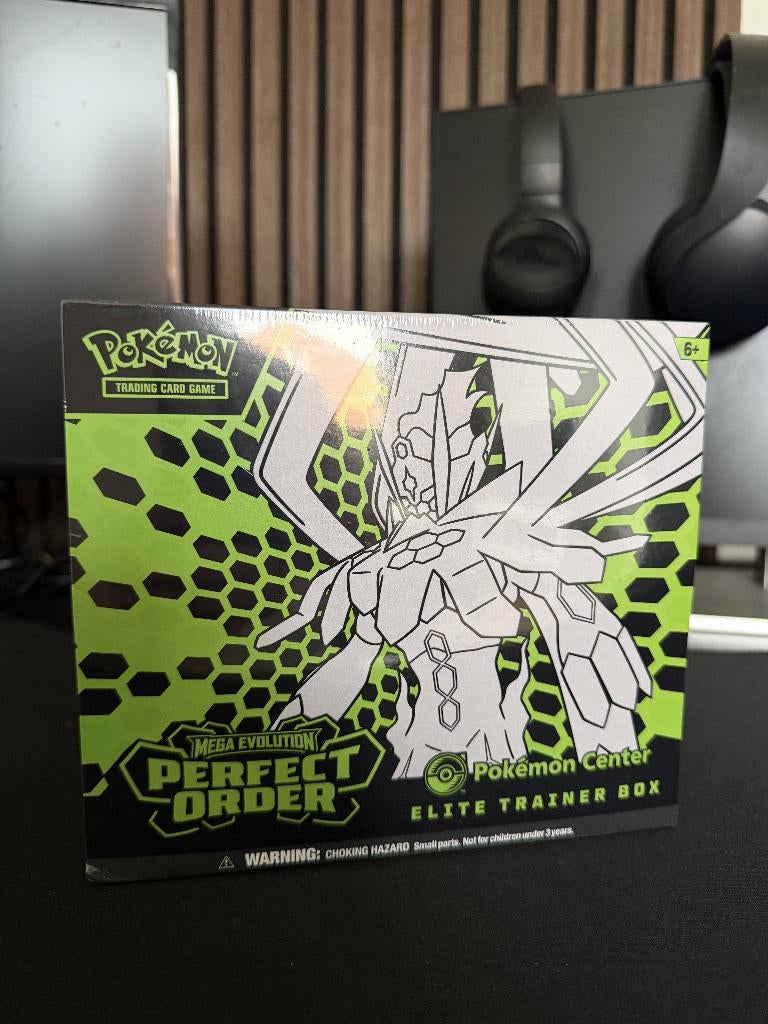 Perfect Order Pokemon Center ETB, Hobby en Vrije tijd, Verzamelkaartspellen | Pokémon, Ophalen of Verzenden, Nieuw, Overige typen