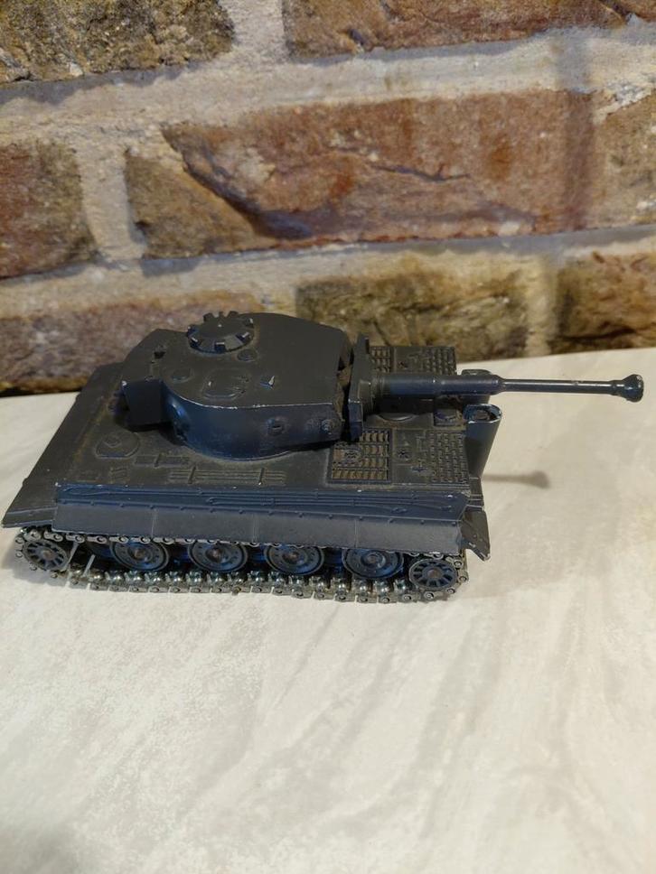 Modelbouw Tank - Grijs - Gebruikt, Hobby en Vrije tijd, Modelbouw | Auto's en Voertuigen, Gebruikt, Tank, 1:50 of kleiner, Overige merken