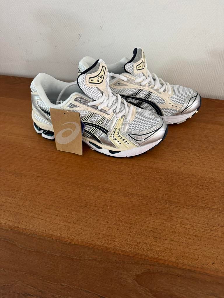 Nieuwe Asics maat 40, Sport en Fitness, Loopsport en Atletiek, Hardloopschoenen, Nieuw, Ophalen of Verzenden, Hardlopen