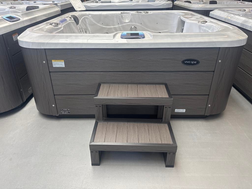 Vivo Spa 502-N Jacuzzi 5 personen 1 ligplaats 200x200x82 cm, Ophalen, Nieuw, Inbouw, Trap