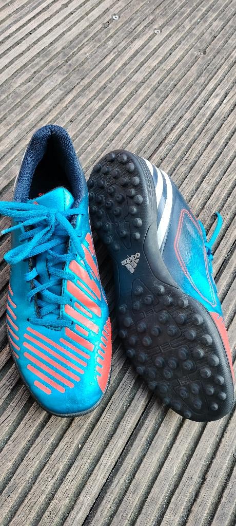 Voetbal schoenen adidas mt 39, Gebruikt, Maat XS of kleiner, Schoenen, Ophalen of Verzenden