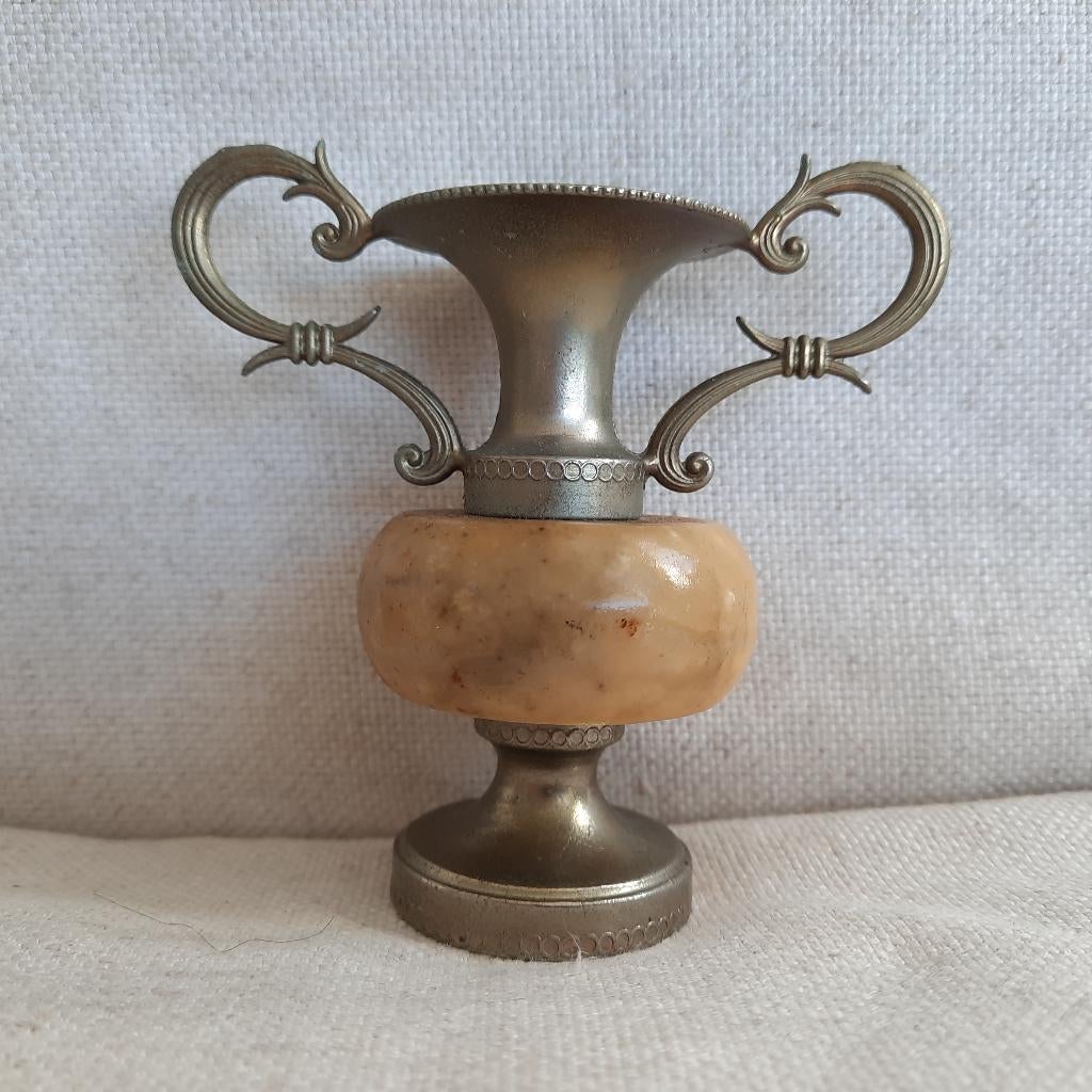 Vintage Vaasje onyx marmer en messing handvat, Antiek en Kunst, Antiek | Vazen, Ophalen of Verzenden