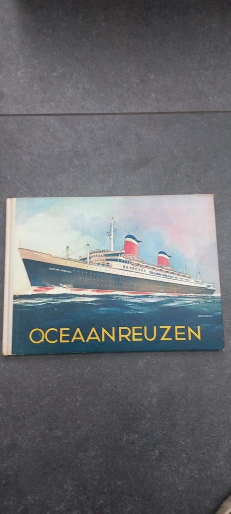 Oceaanreuzen - Boek over schepen, Ophalen of Verzenden, Gelezen, Boot