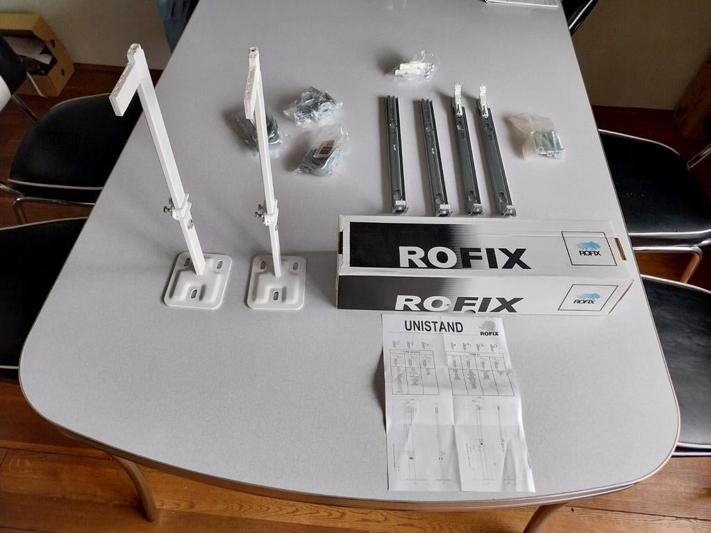 Nieuw radiator standconsole vloermontage H300/2 (universeel), Ophalen of Verzenden, Nieuw, Radiator, 30 tot 80 cm