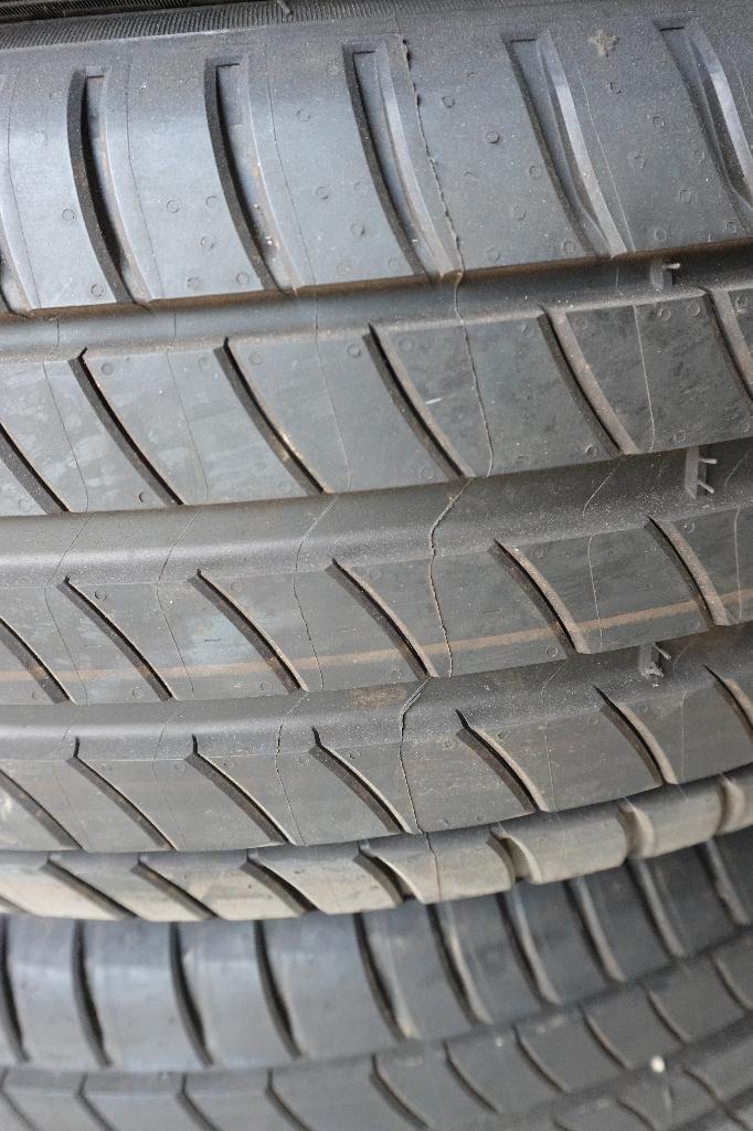 “215 65 16 Michelin. Demo.Puntjes zitten er nog op”, Auto-onderdelen, Banden en Velgen, Band(en), Zomerbanden, 16 inch, 215 mm