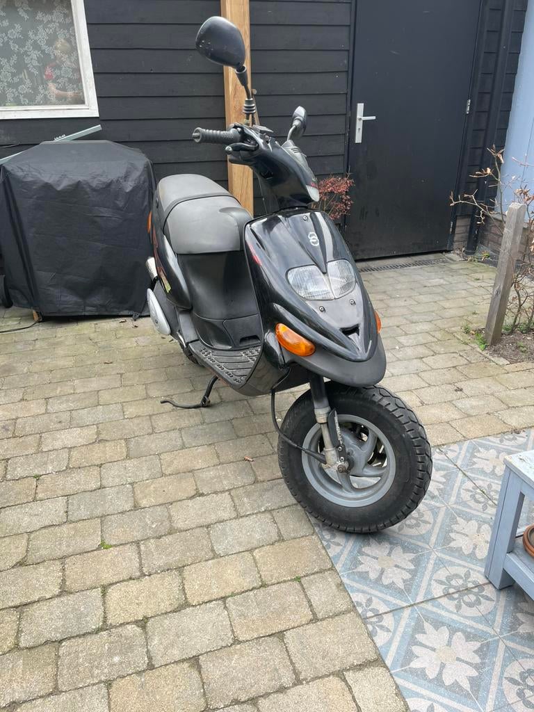 Nette Gilera Stalker dubbel disc, Fietsen en Brommers, Scooters | Piaggio, Ophalen, Tweetakt, Overige modellen, Maximaal 45 km/u