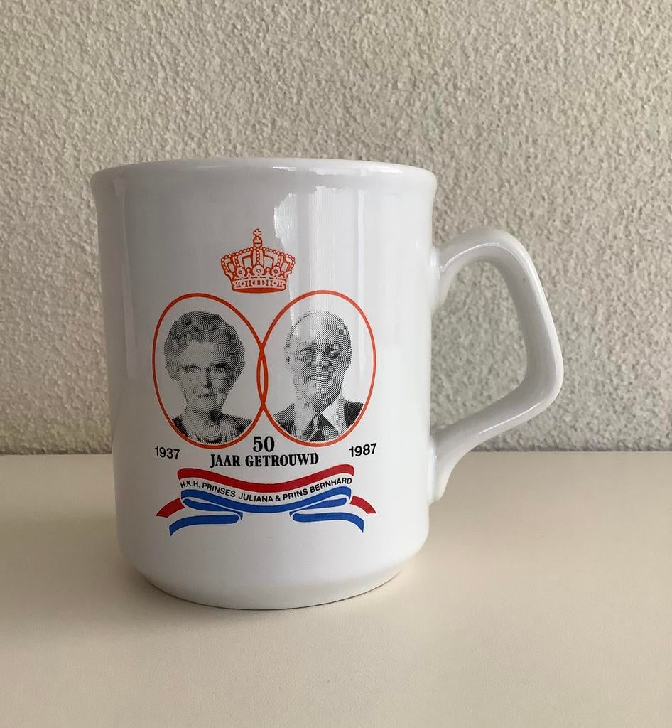 Beker: Pr. Juliana en Pr. Bernhard 50 jr getrouwd., Verzamelen, Ophalen of Verzenden, Zo goed als nieuw, Servies