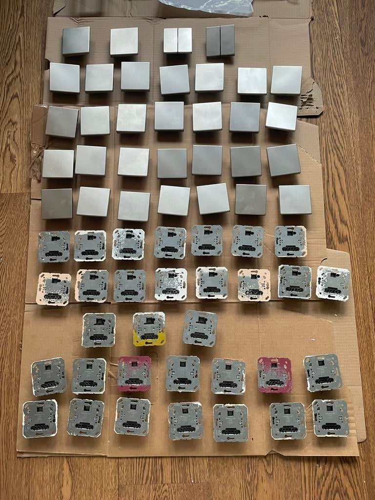 Jung LS990 dimmers&afdekplaten: edelstaal, zo goed als nieuw, Ophalen of Verzenden, Zo goed als nieuw, Schakelaar