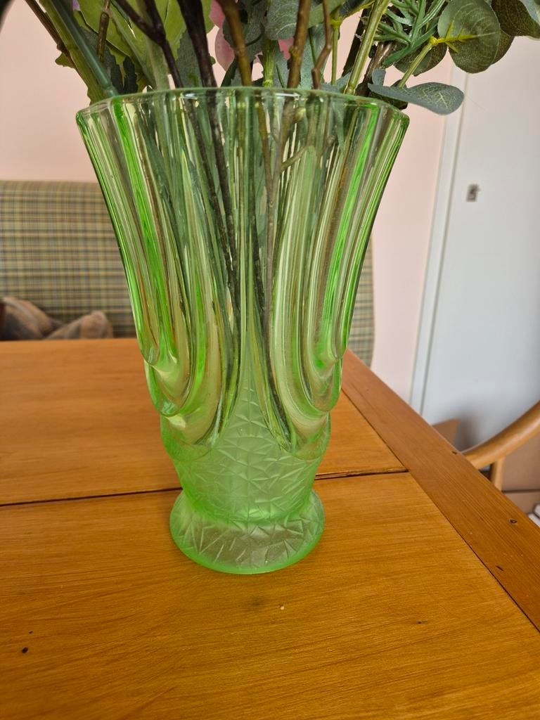 Uranium Glazen Vaas - Vintage Groen Glaswerk, Ophalen of Verzenden
