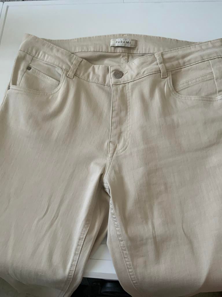 Mooie beige broek van Parami, Beige, Maat 42/44 (L), Nieuw, Ophalen of Verzenden