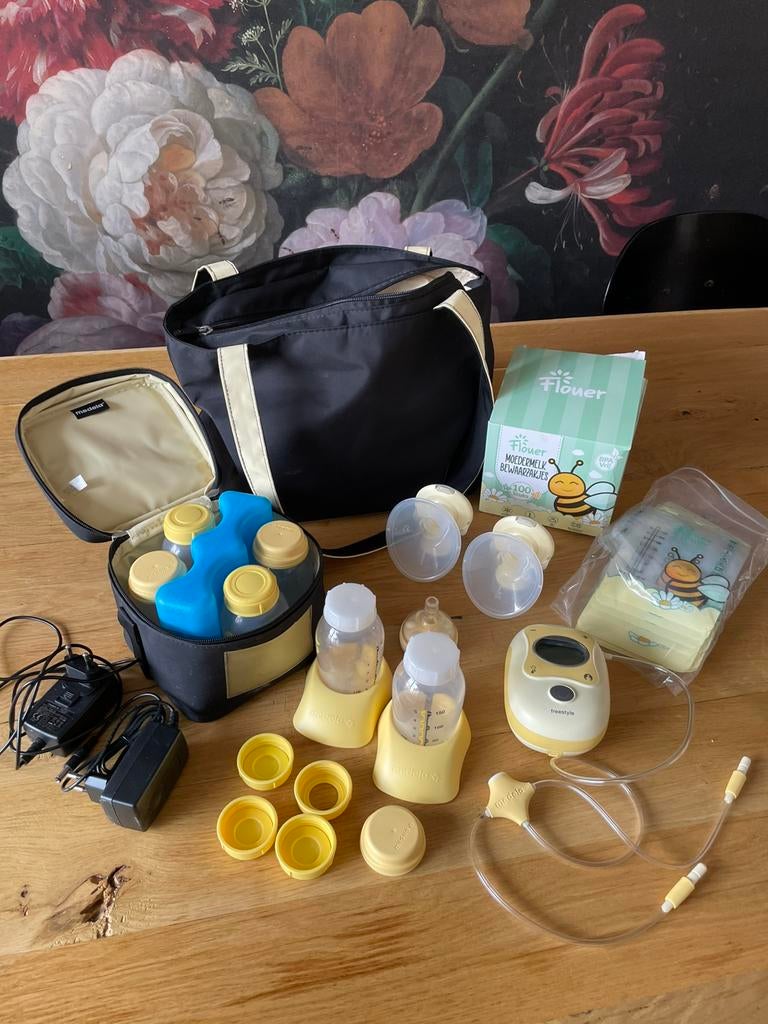 Medela Freestyle borstkolf complete set, Kinderen en Baby's, Babyvoeding en Toebehoren, Ophalen of Verzenden, Gebruikt, Borstkolf