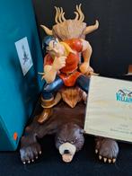WDCC Walt Disney Classic Collection Gaston - Belle / Beest, Ophalen, Assepoester of Belle, Zo goed als nieuw, Beeldje of Figuurtje