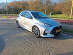 Toyota Yaris 1.5 Hybrid 116pk CVT 2021 Grijs, Auto's, Toyota, Zwart, 450 kg, 49 €/maand, 1490 cc