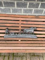 Decoratief gietijzeren wandornament: Ploegende boer met paar, Antiek en Kunst, Ophalen