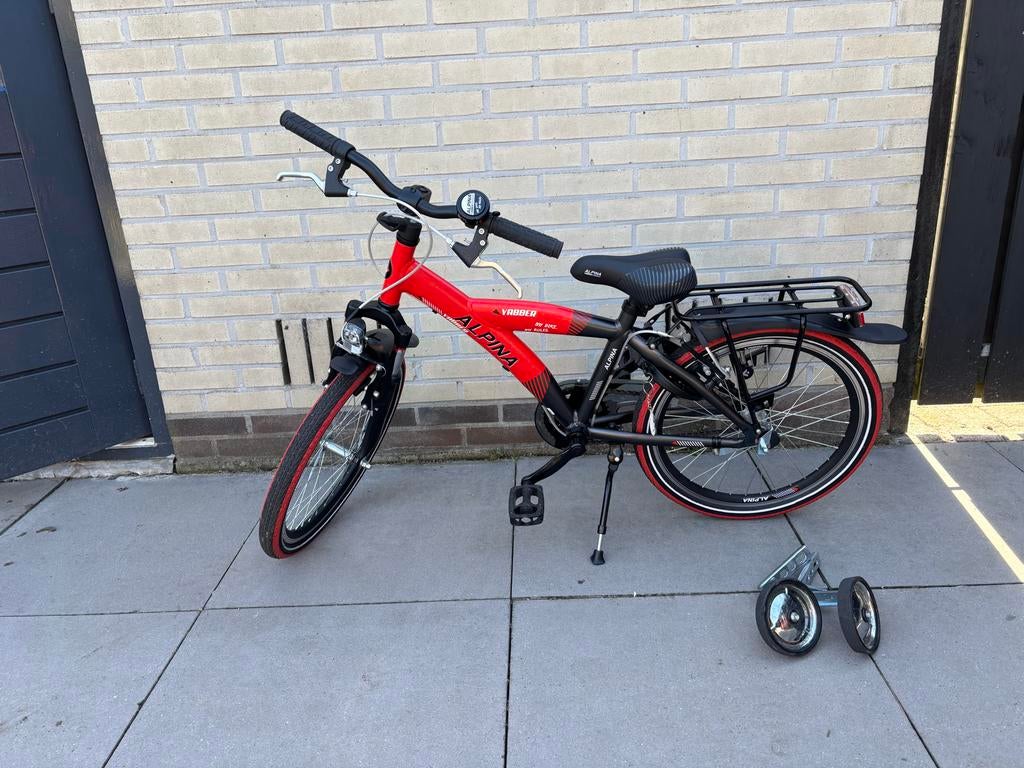 Alpina Yabber kinderfiets rood mat, maat 31, Fietsen en Brommers, Fietsen | Kinderfietsjes, Ophalen, Zo goed als nieuw, 16 tot 20 inch