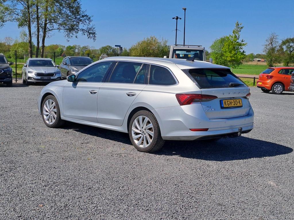 Skoda Octavia Combi 1.4 TSI iV PHEV Business Edition Panoram, Stof, Gebruikt, Euro 6, Lichtsensor