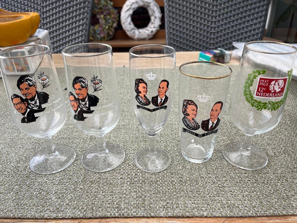 10 Vintage Bierglazen met opdruk Koninklijk huis, Verzamelen, Koninklijk Huis en Royalty, Ophalen of Verzenden, Gebruikt, Nederland