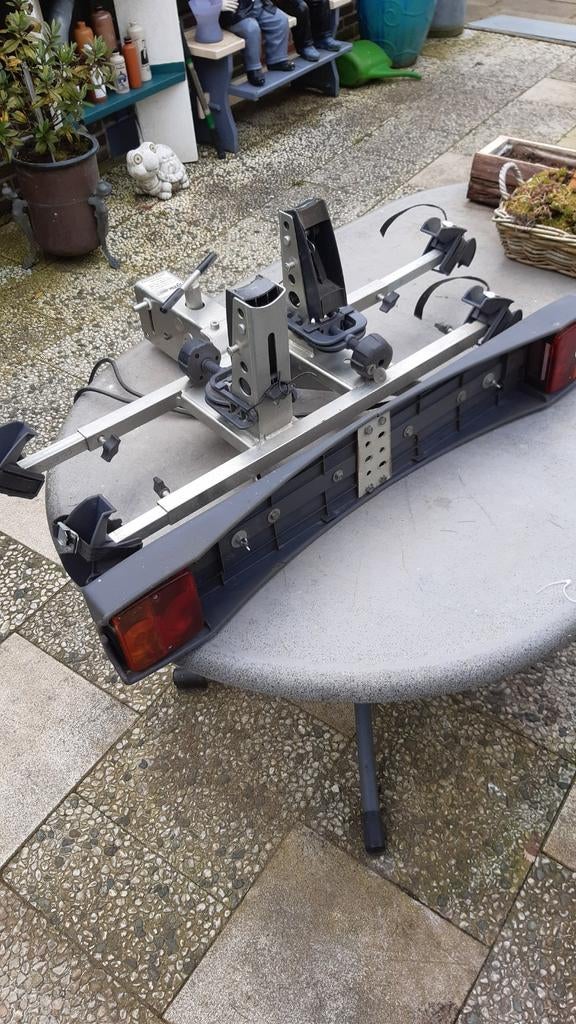 Fietsenrek op de trekhaak, Auto diversen, Fietsendragers, Brede banden, Ophalen of Verzenden, Zo goed als nieuw, 2 fietsen