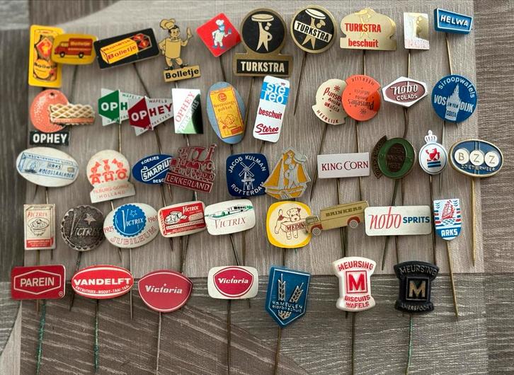 Vintage Reclamespeldjes Collectie - Koek, Biscuit, Wafel, Verzamelen, Speldjes, Pins en Buttons, Gebruikt, Ophalen of Verzenden