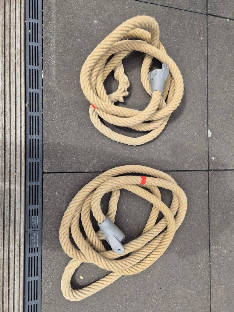 2 afgekeurde klimtouwen uit de gymzaal voor creatievelingen, Ophalen, Gebruikt