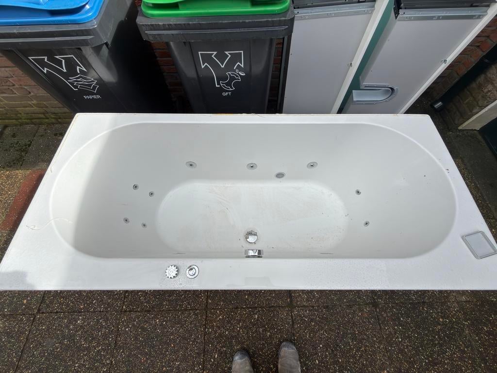 Riho Whirlpool Bad - Zo goed als nieuw afmetingen 180cmx80cm, Huis en Inrichting, Badkamer | Complete badkamers, Ophalen, Zo goed als nieuw