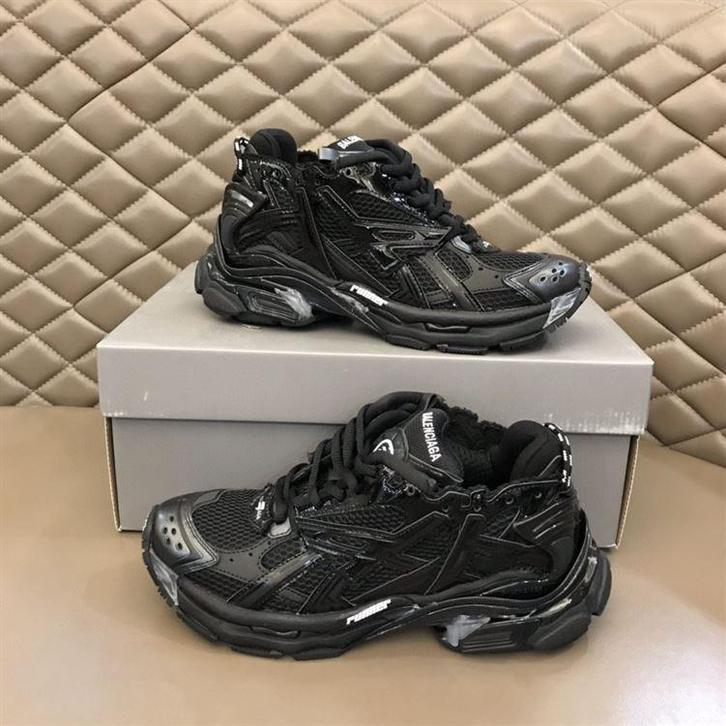 Balenciaga Runner Black | Maat 38, Kleding | Heren, Schoenen, Nieuw, Overige kleuren, Ophalen of Verzenden