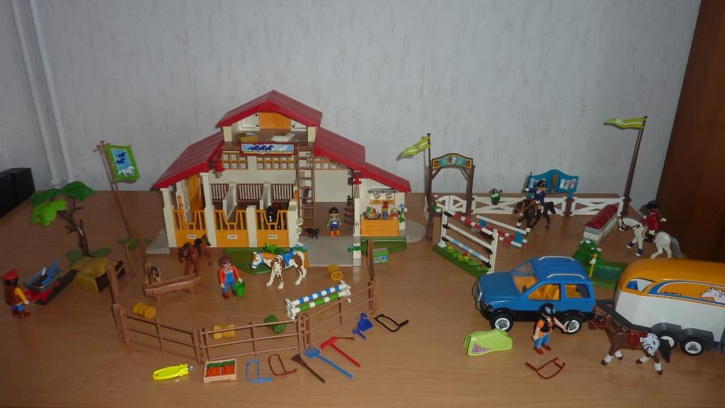 playmobil manege paardentrailer en paardenwedstrijd, Ophalen of Verzenden