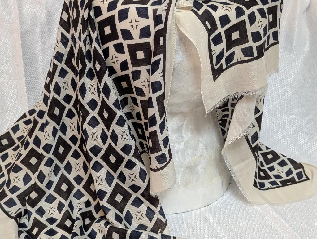 Caracciolo sjaal, Kleding | Dames, Mutsen, Sjaals en Handschoenen, Maat 46/48 (XL) of groter, Nieuw, Ophalen of Verzenden, Sjaal