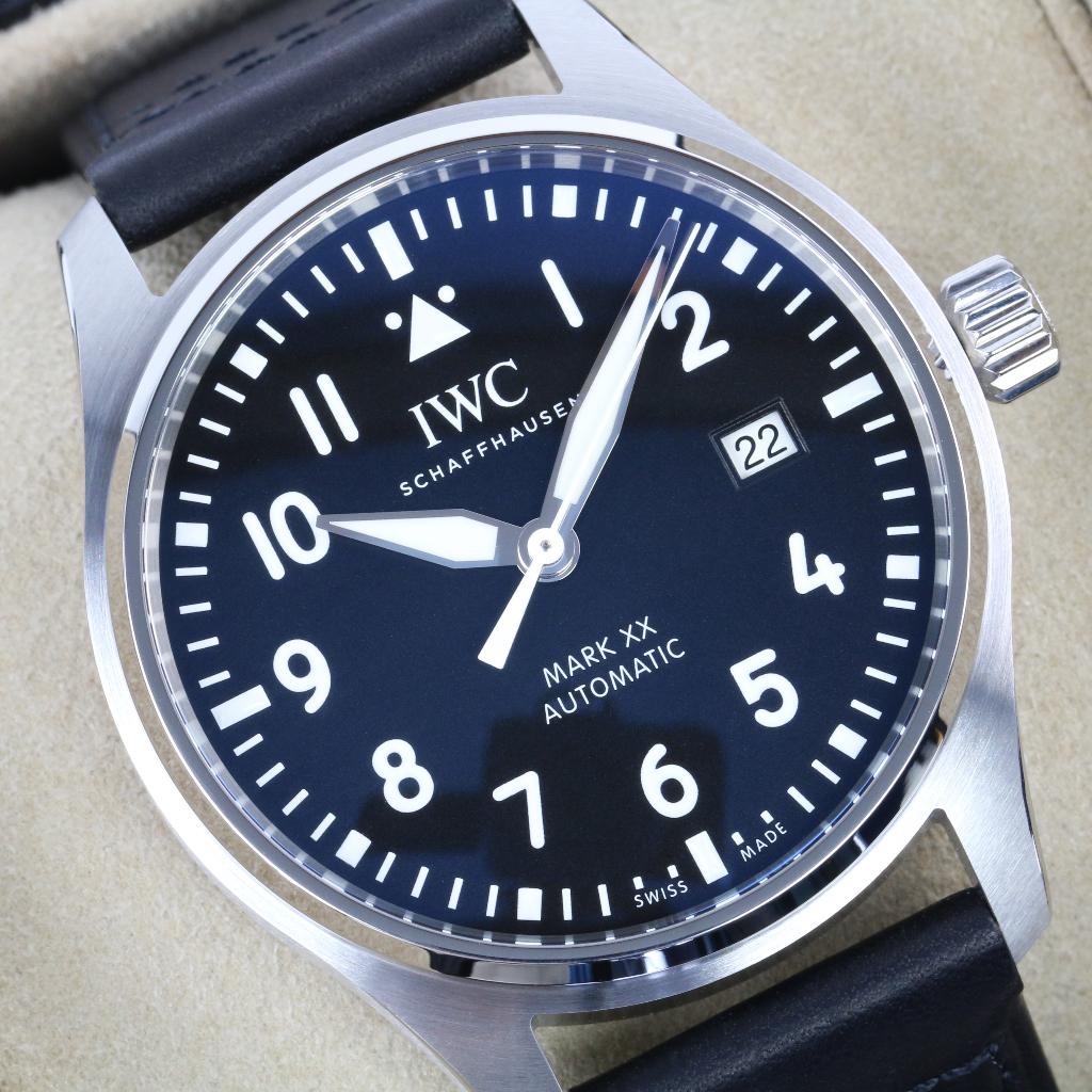 IWC Pilot Mark XX 40 (99% NIEUW/ 12-2022), Sieraden, Tassen en Uiterlijk, Horloges | Heren, Overige merken, Leer, Staal, Polshorloge