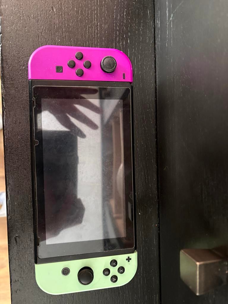 Nintendo Switch Animal Crossing editie, Spelcomputers en Games, Spelcomputers | Nintendo Switch, Gebruikt, Switch 2019 Upgrade