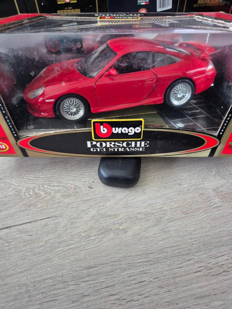 Burago 1:18 - Porsche GT3 RS 4.0 (Gebraucht) in Kloten für CHF 17 - mit