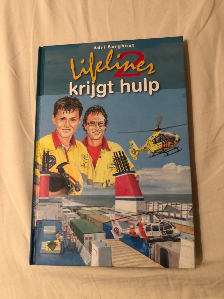 Lifeliner 2 Krijgt Hulp - Adri Burghout, Boeken, Ophalen of Verzenden, Zo goed als nieuw, Fictie