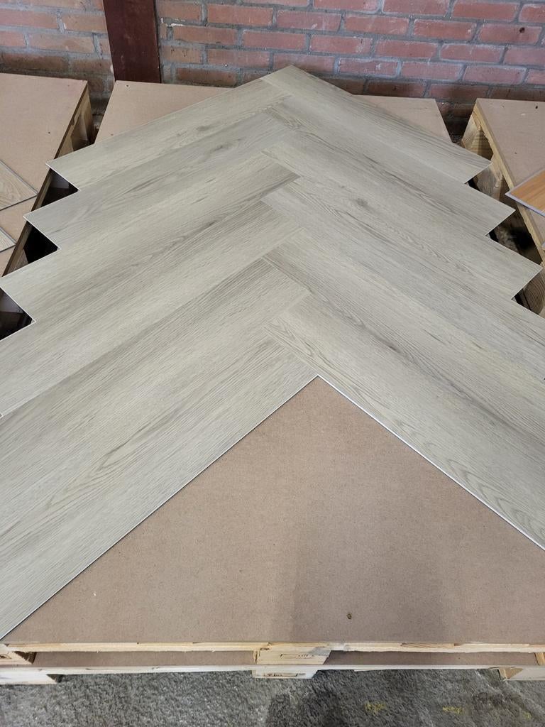 Outlet: Pvc Vloer Klik Visgraat 55 m2 (Nieuw in Doos), Huis en Inrichting, Stoffering | Vloerbedekking, Ophalen of Verzenden, Nieuw