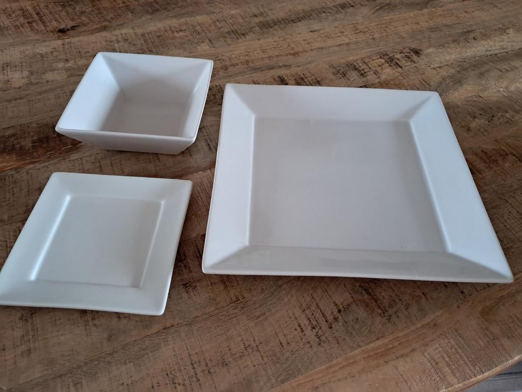Te koop 6 pers.servies, Ophalen of Verzenden, Zo goed als nieuw, Bord(en), Overige stijlen