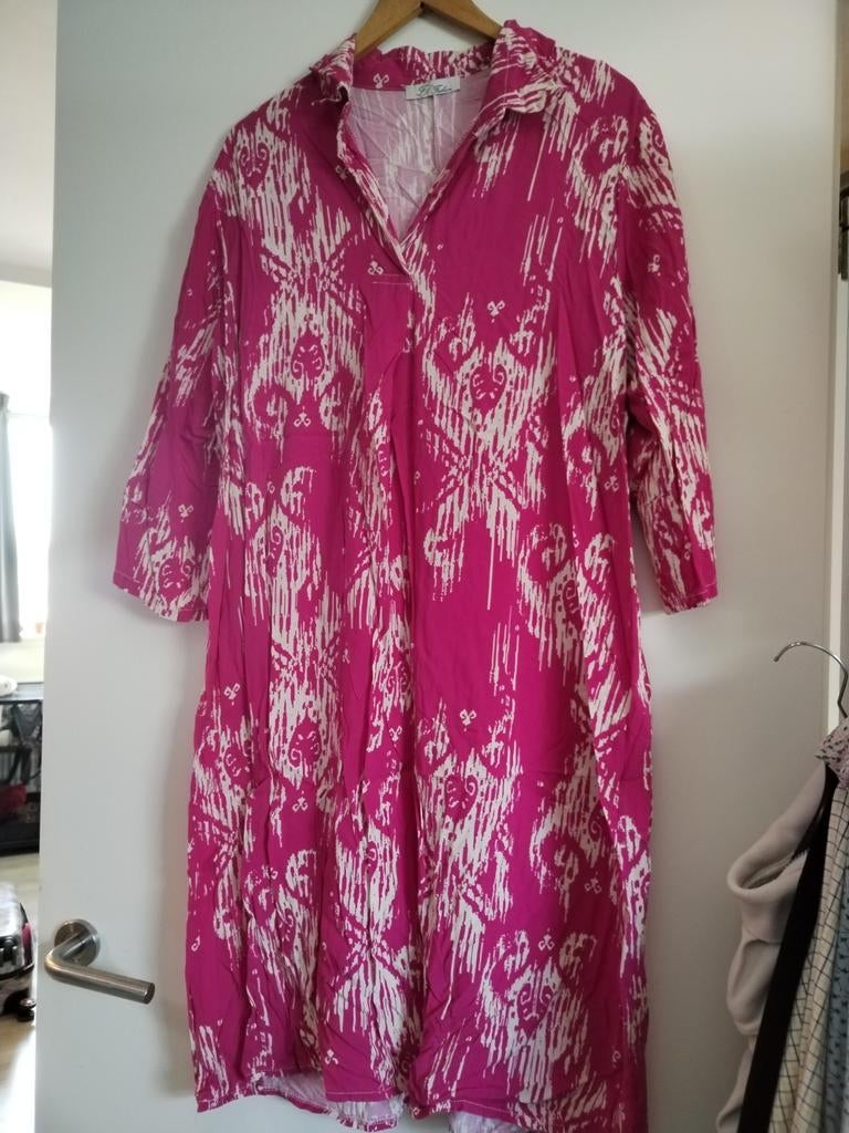 FN Fashion jurk roze met wit patroon L, Ophalen of Verzenden, Zo goed als nieuw, Roze, Boven de knie