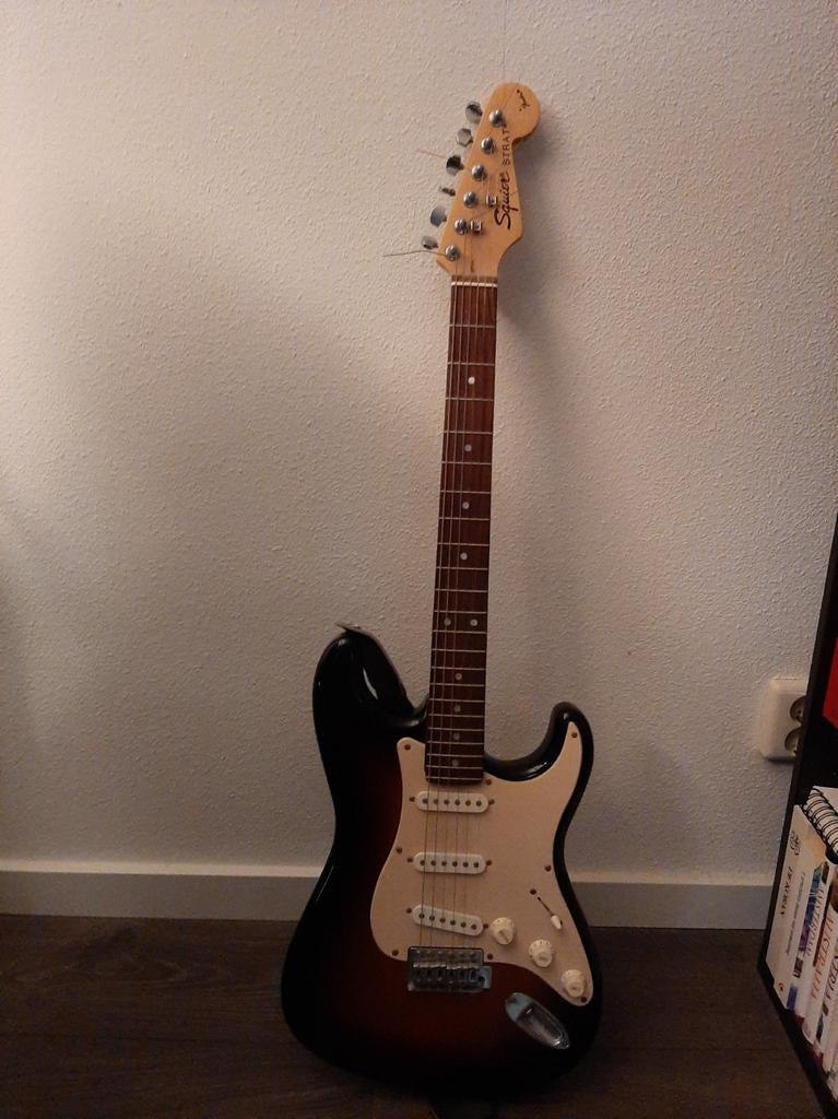 Squier Strat by Fender, Ophalen, Solid body, Fender