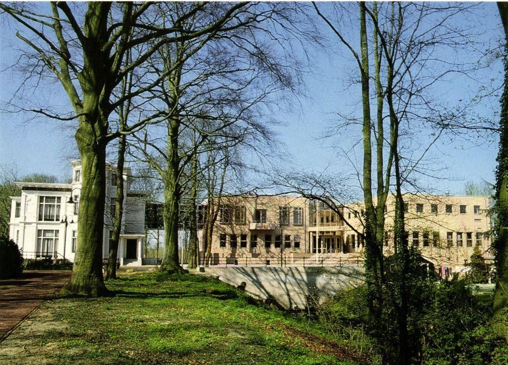 Gemeentehuis Lingewaal te Asperen - ongelopen, Verzamelen, Ansichtkaarten | Nederland, Ophalen of Verzenden, Voor 1920, Ongelopen
