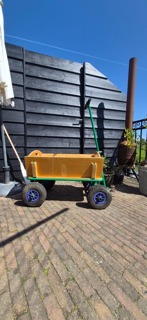 Stevige houten bolderkar met luchtbanden, Ophalen