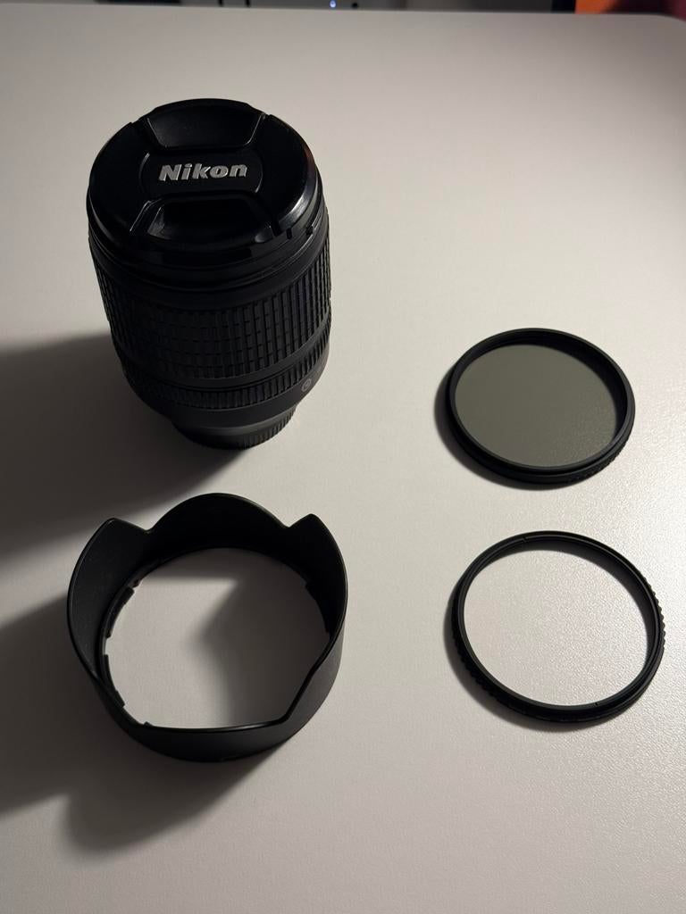 Nikon AF-S 18-105 mm f/3.5-5.6 DX Lens + Filters, Ophalen, Zo goed als nieuw, Telelens, Zoom