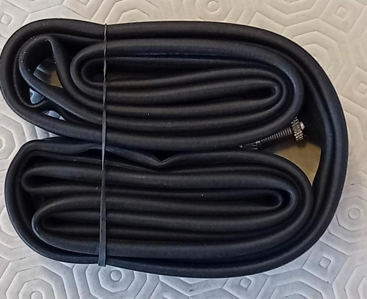 Te Koop: Vier binnenbanden, allen nieuw. , Fietsen en Brommers, Fietsonderdelen, Nieuw, Band, Ophalen of Verzenden