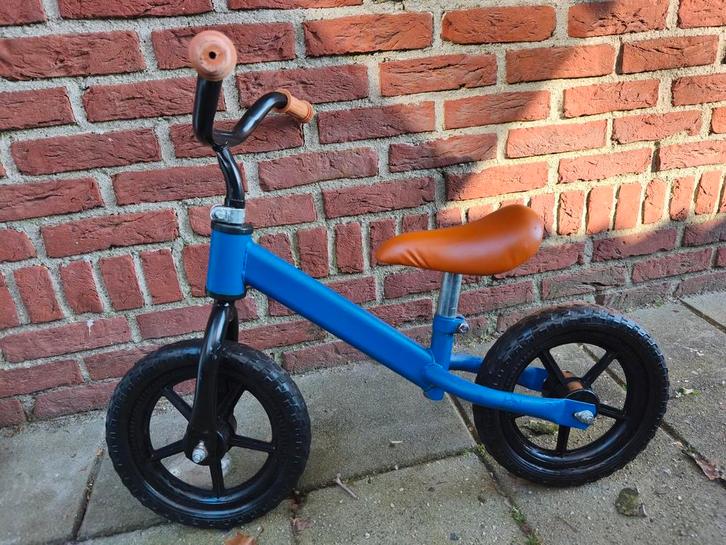 Blauwe loopfiets, Kinderen en Baby's, Speelgoed | Buiten | Voertuigen en Loopfietsen, Zo goed als nieuw, Loopfiets, Ophalen