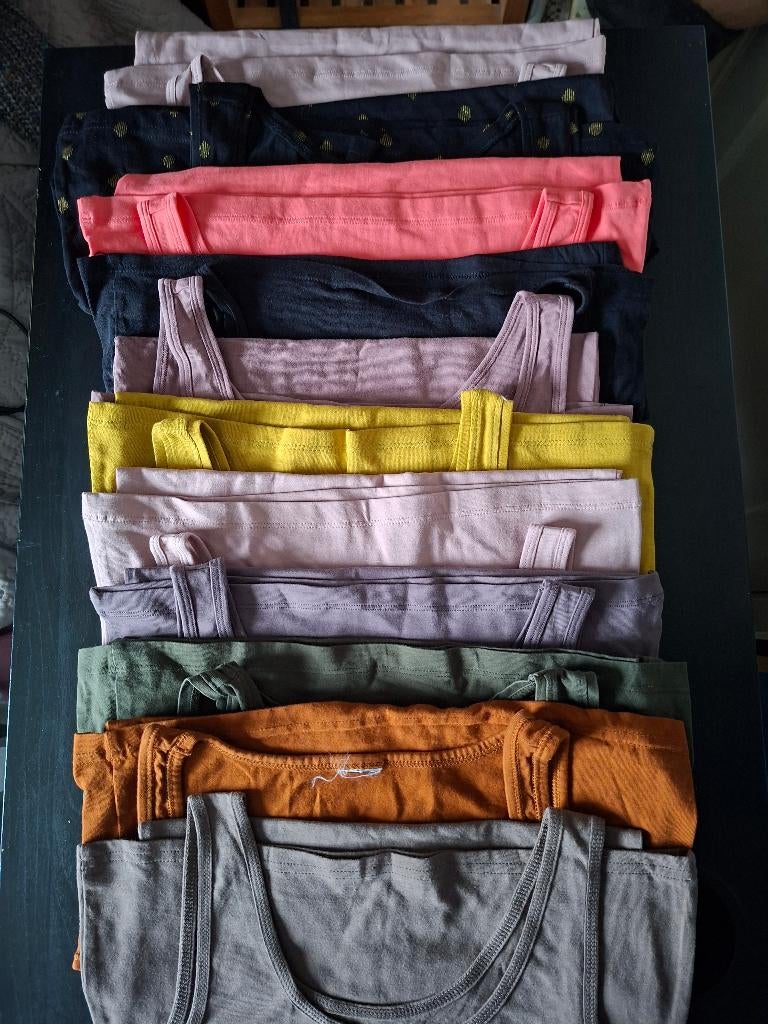 Lot van 11 mouwloze topjes diverse kleuren maat S/M, Anneonline, Steenbergen, Overige kleuren, Shop@wesell4u.nl