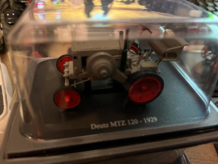 Deutz MTZ 120 - 1929 schaalmodel tractor, Hobby en Vrije tijd, Modelauto's | 1:43, Zo goed als nieuw, Overige typen, Overige merken
