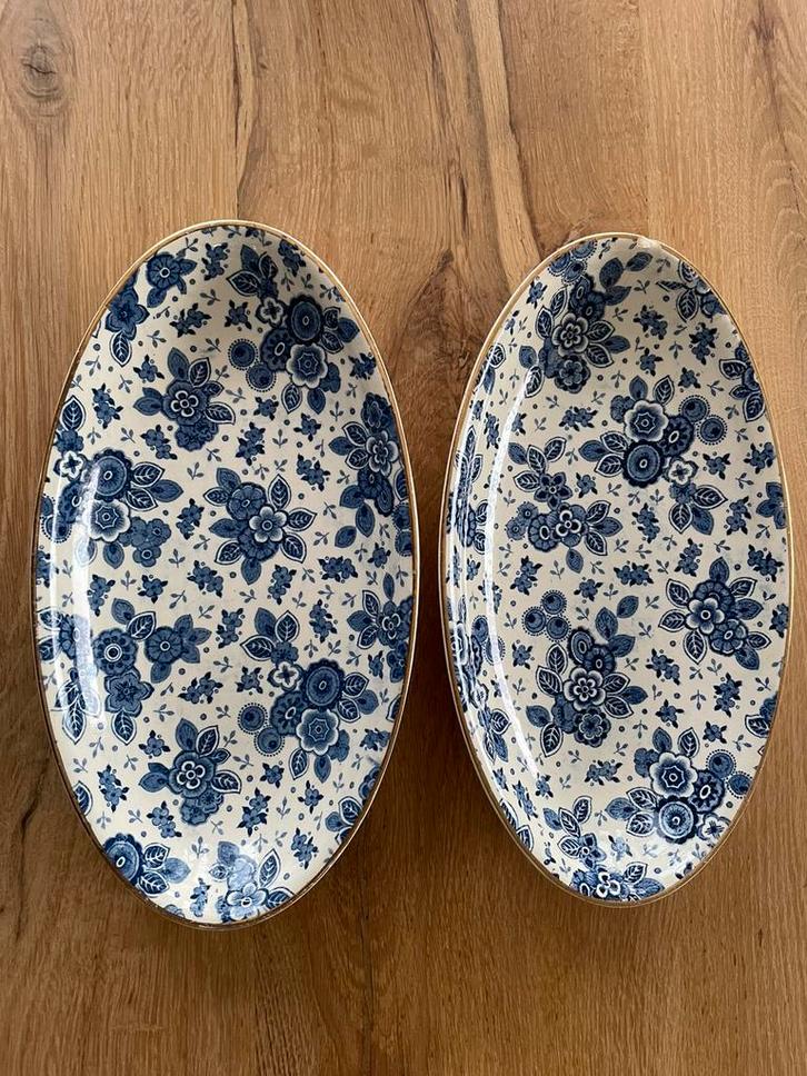 Twee vleesschaaltjes Beatrix servies met gouden randje, Antiek en Kunst, Antiek | Servies los, Ophalen of Verzenden